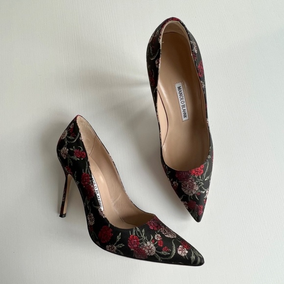 Manolo Blahnik stilettos - Picture 3 of 5